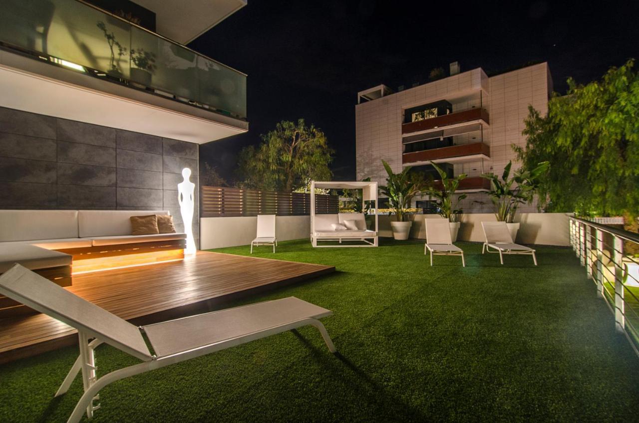 Sitges Garden Paradise: 3-Bedroom Villa with Pool and Terrace Exterior photo