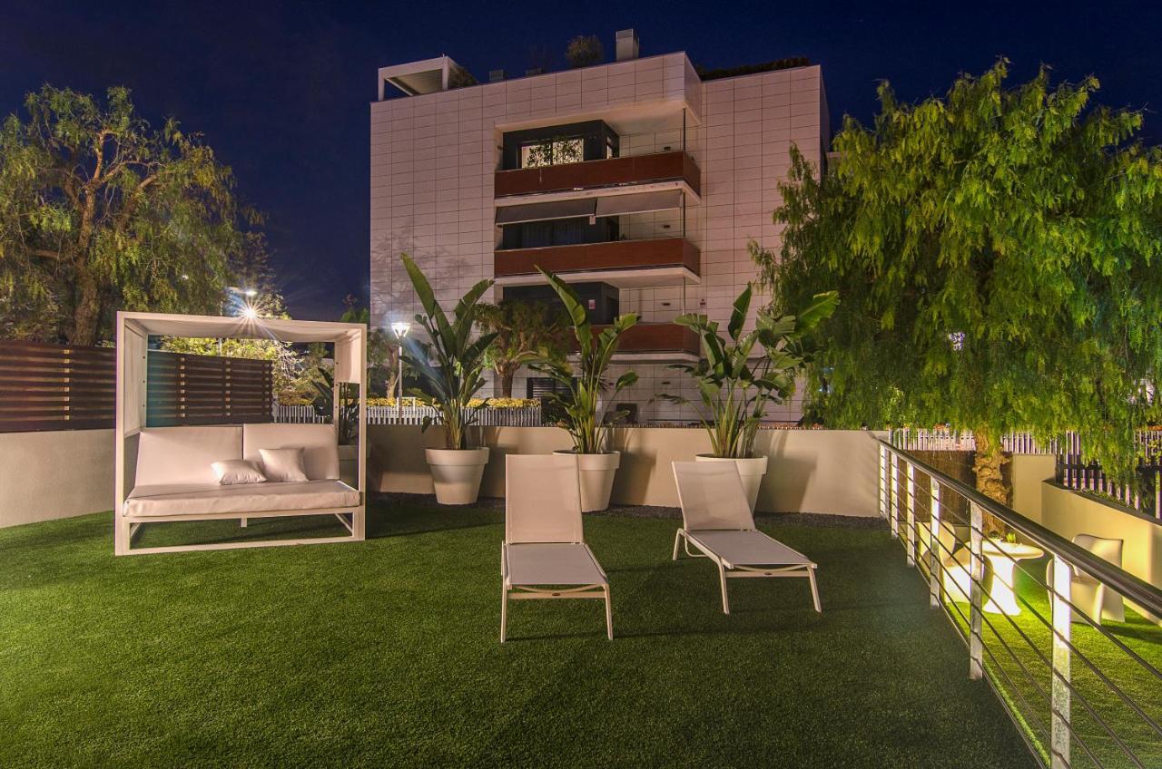Sitges Garden Paradise: 3-Bedroom Villa with Pool and Terrace Exterior photo