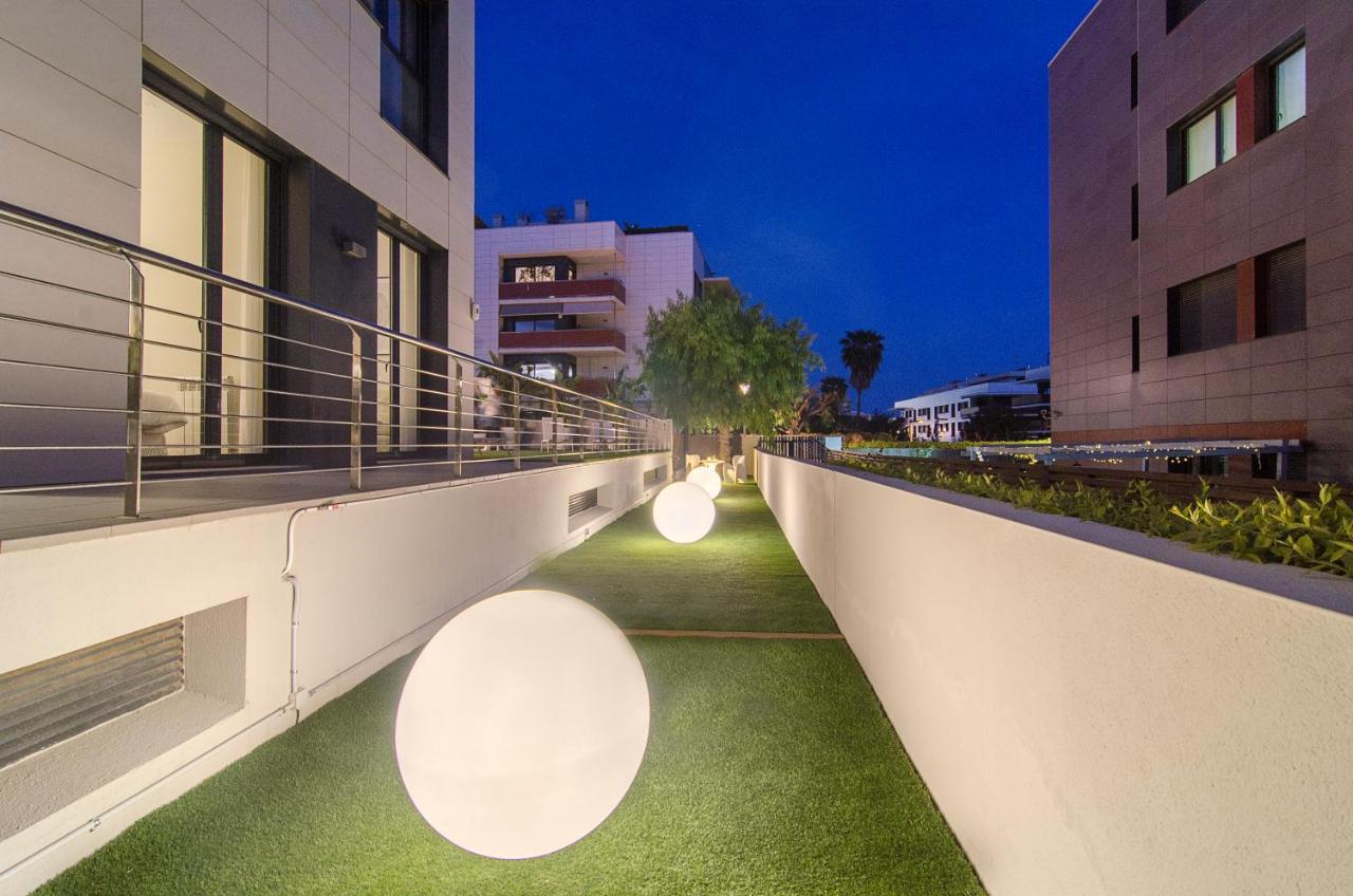 Sitges Garden Paradise: 3-Bedroom Villa with Pool and Terrace Exterior photo